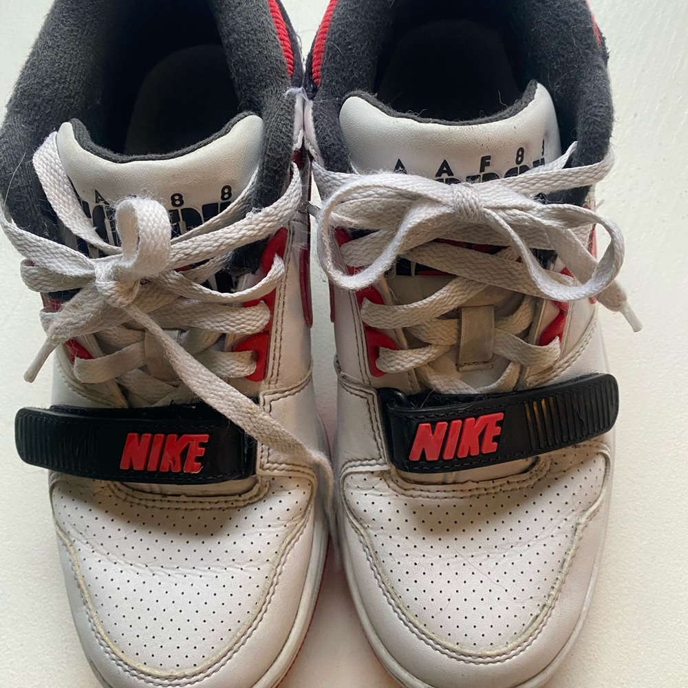 Nike White and Red Sneakers High-Top Leather - Picture 8 of 8